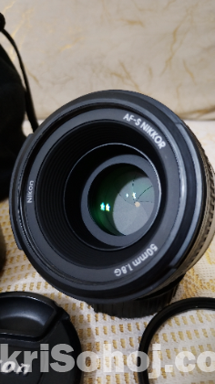 Nikon 50mm 1.8G Prime leans with Caps, Hood. filter